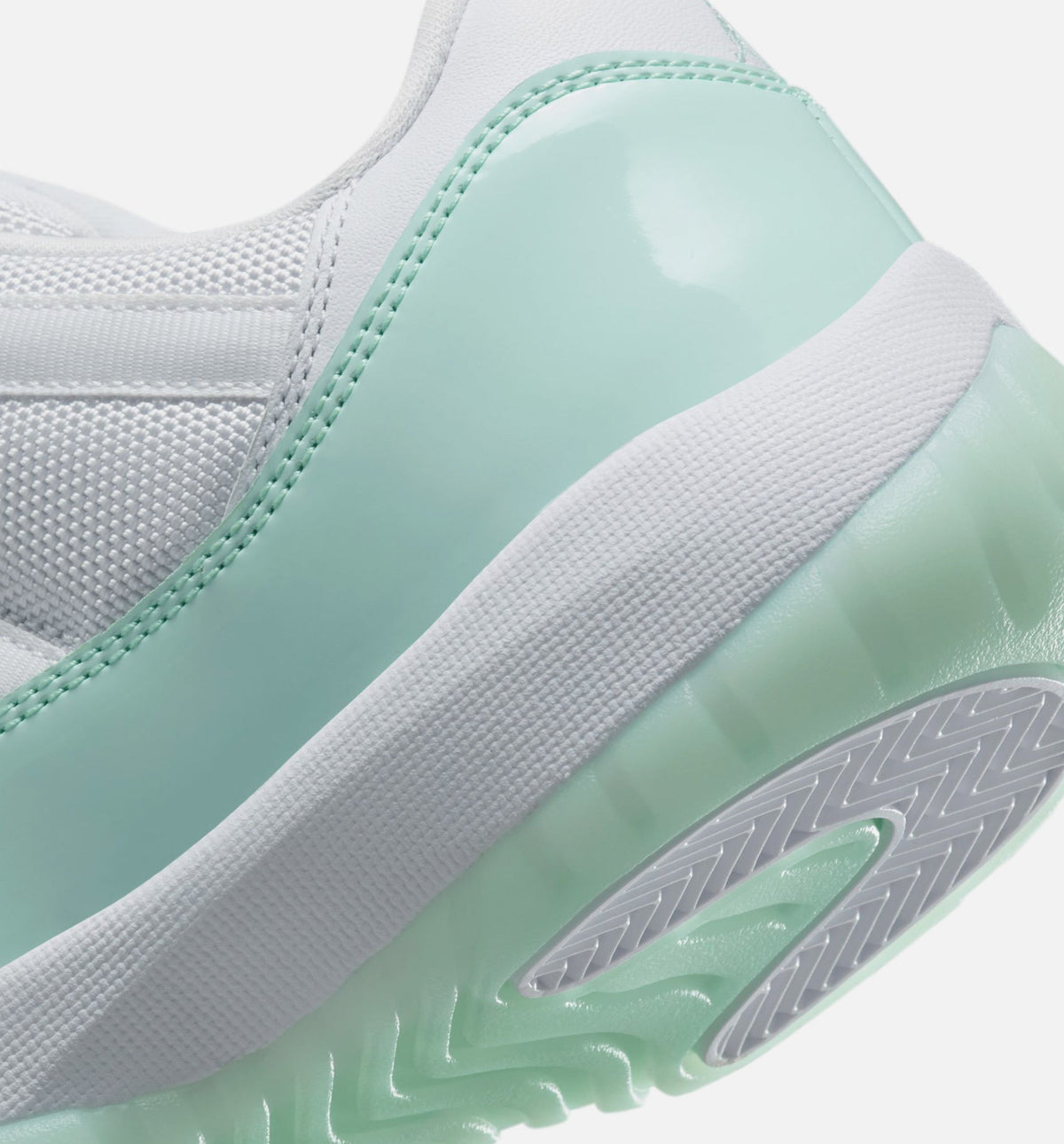 Air Jordan 11 Retro Low Igloo Women's Shoes - White/Icy Blue
